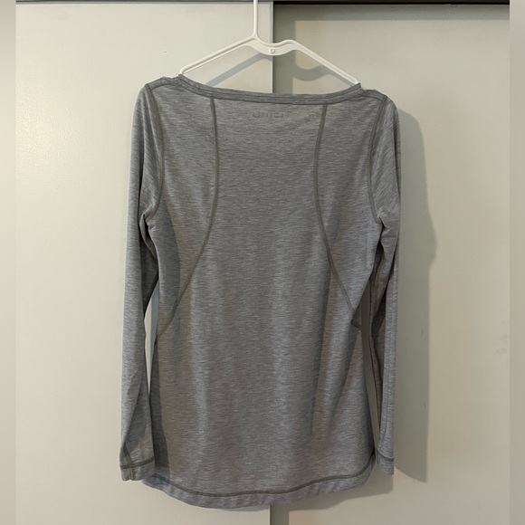 Medelita long sleeve underscrub tee - Picture 8 of 8